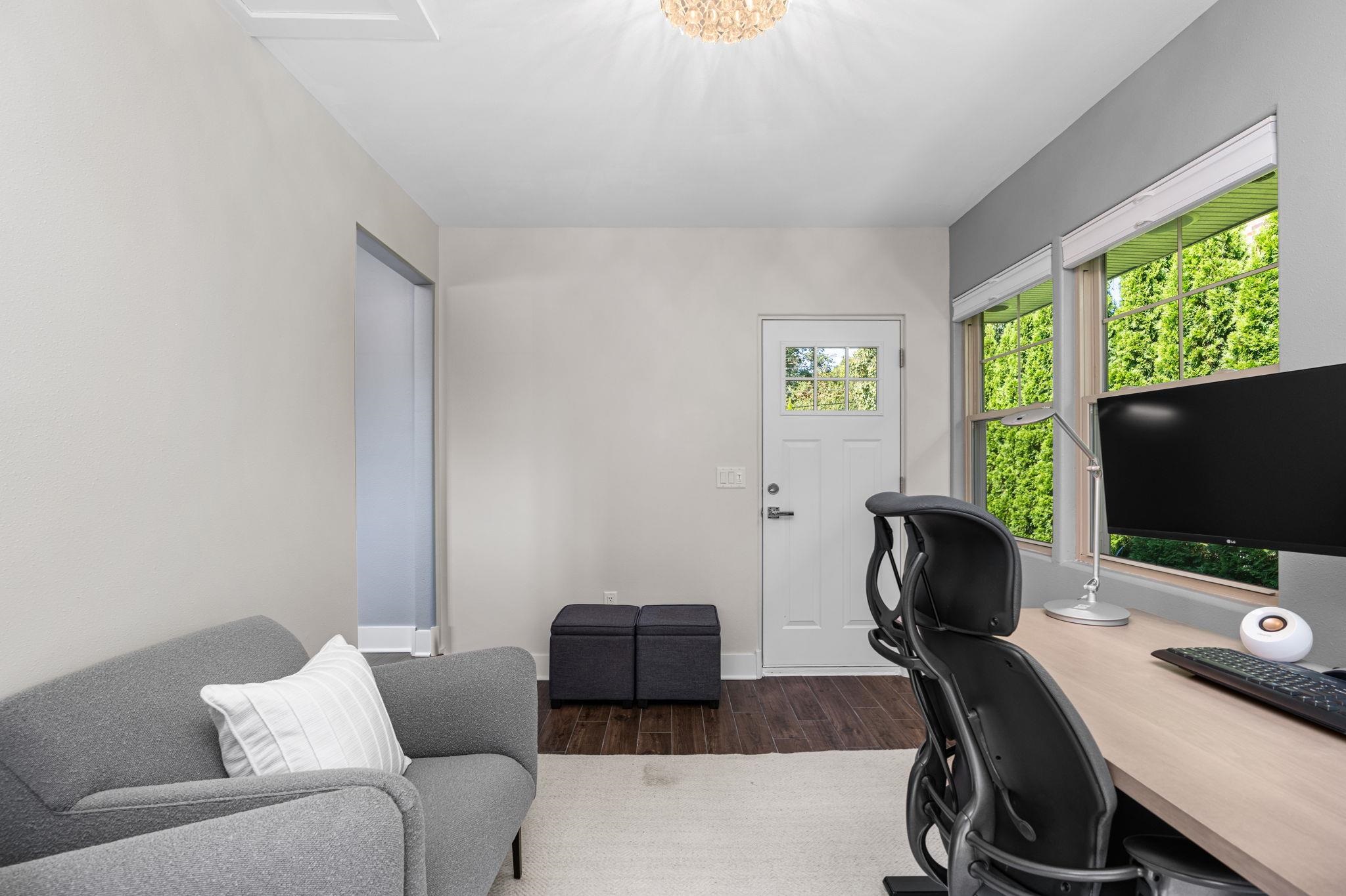 10 Roxbury Road