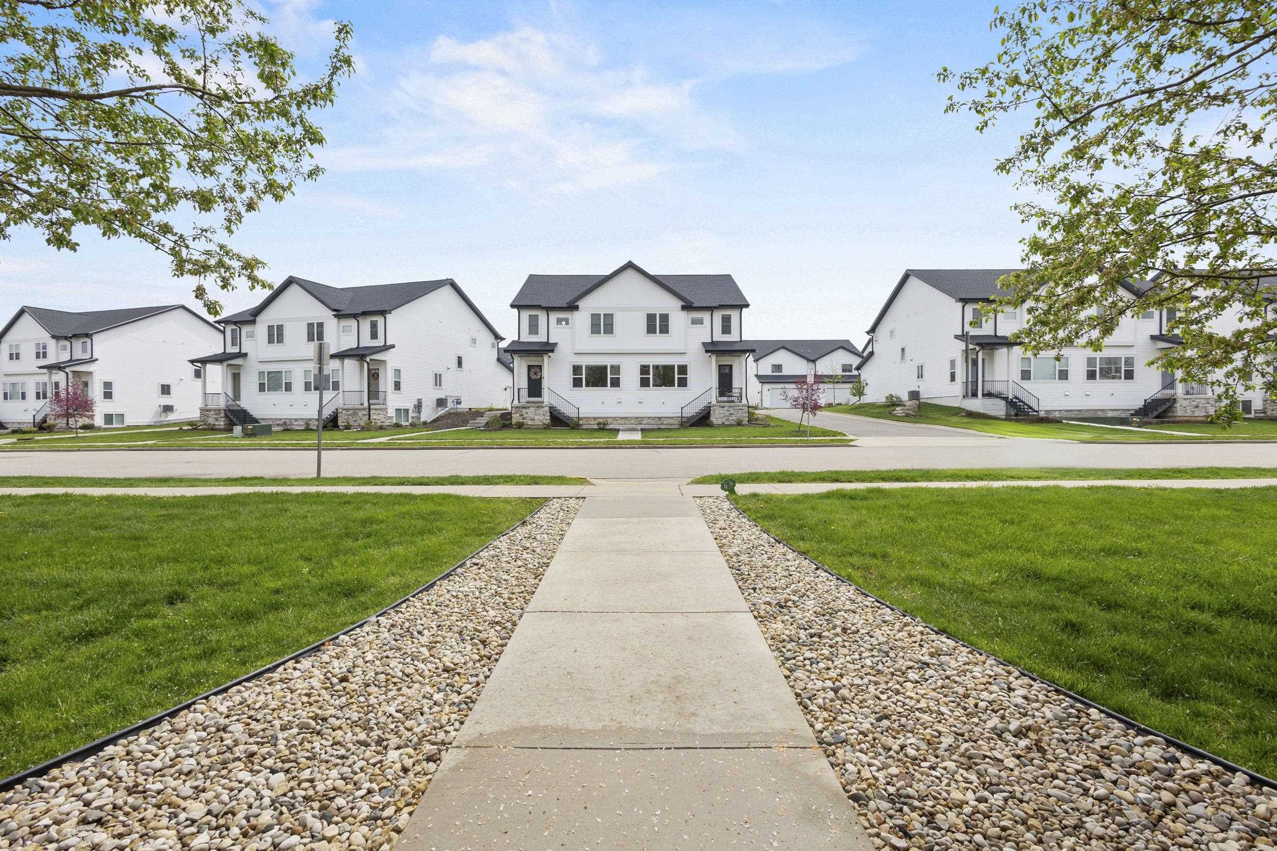 102 Prairie Heights Drive 216