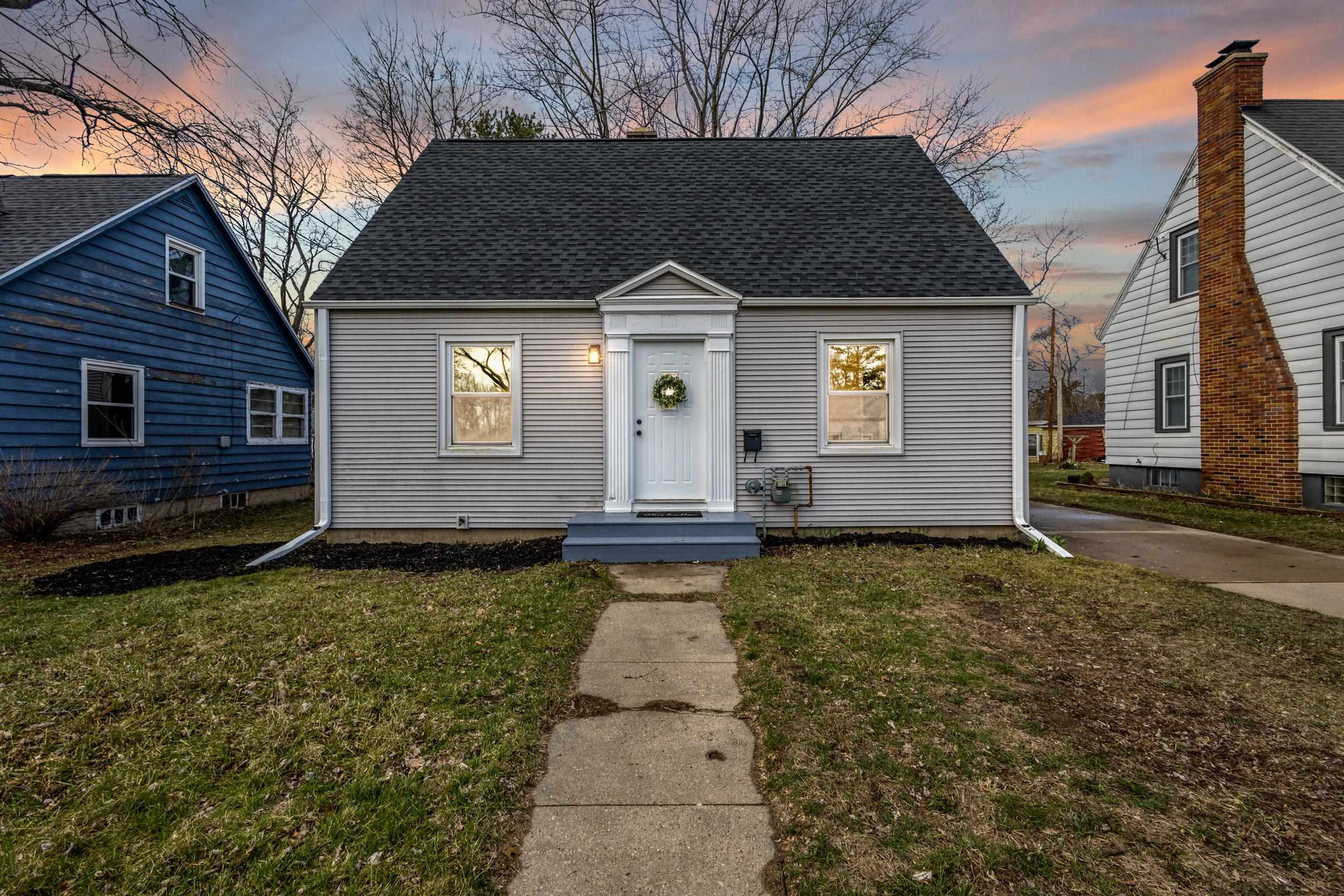 1306 W Wisconsin Street