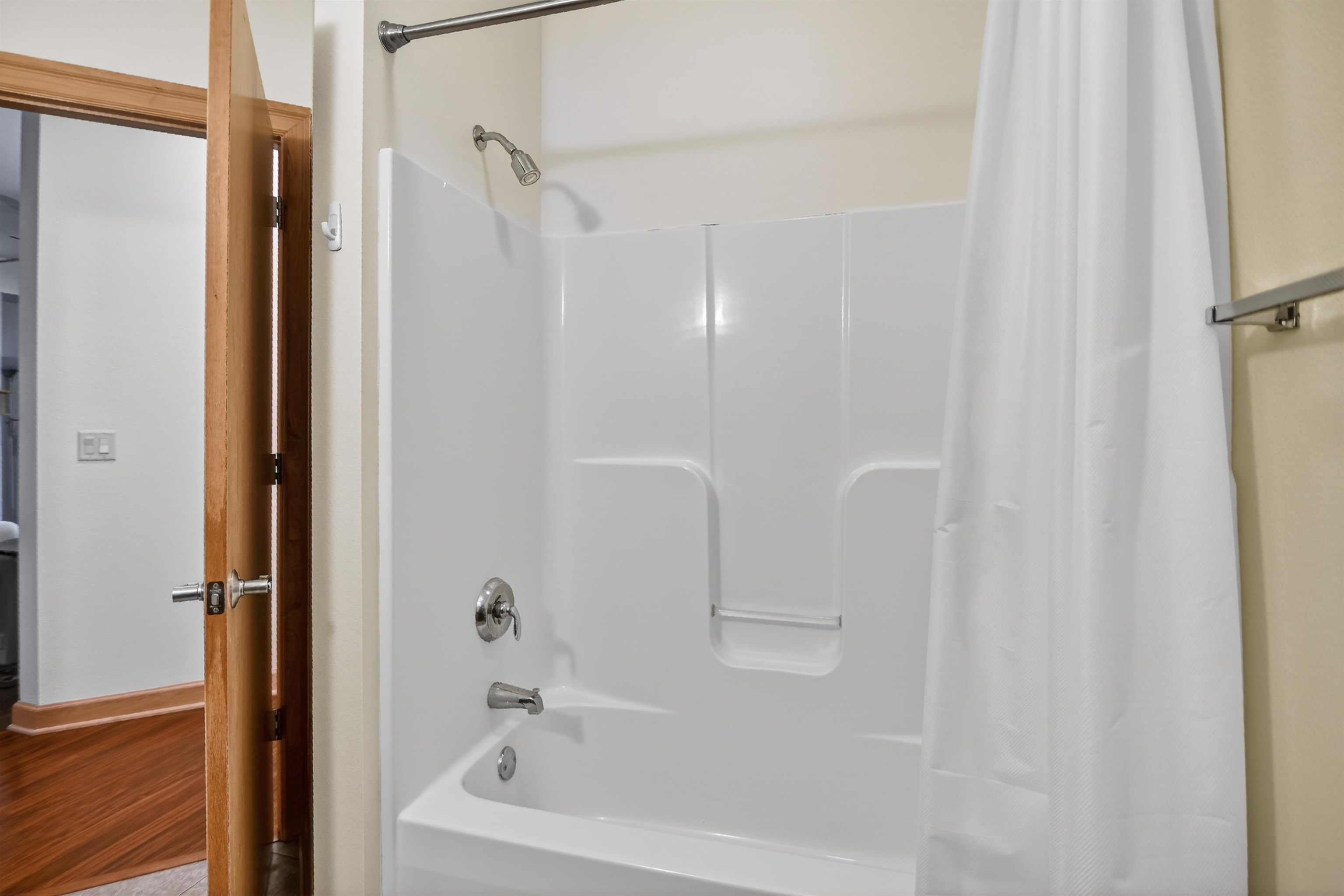 8253 Mayo Drive Unit: 106