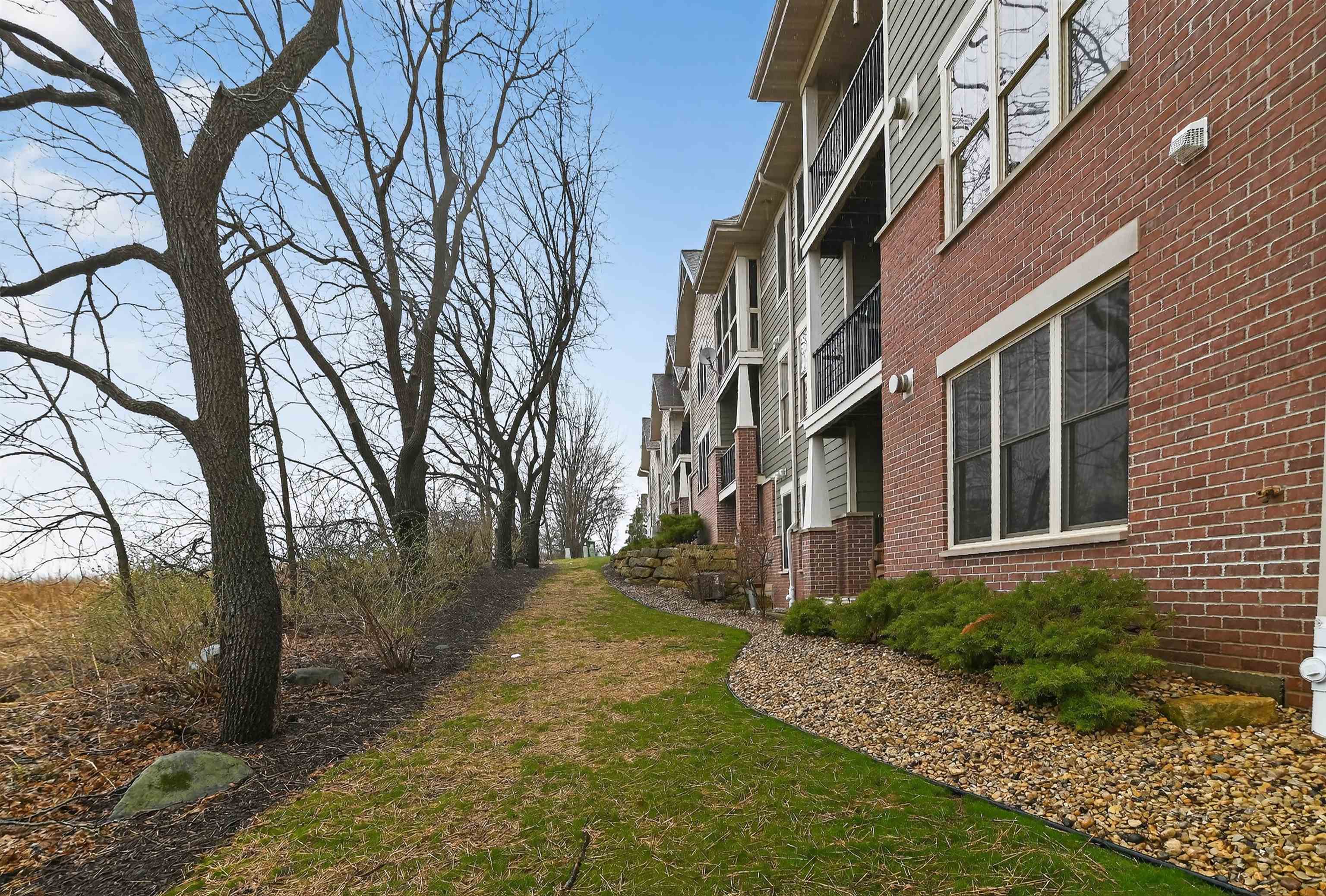 8253 Mayo Drive Unit: 106