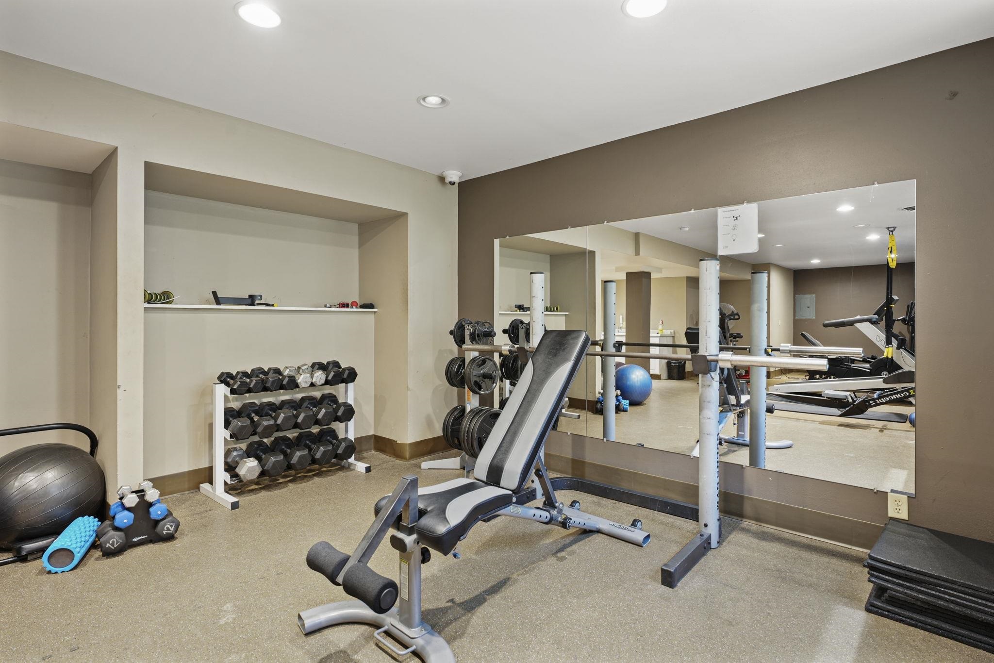 123 N Blount Street Unit: 404