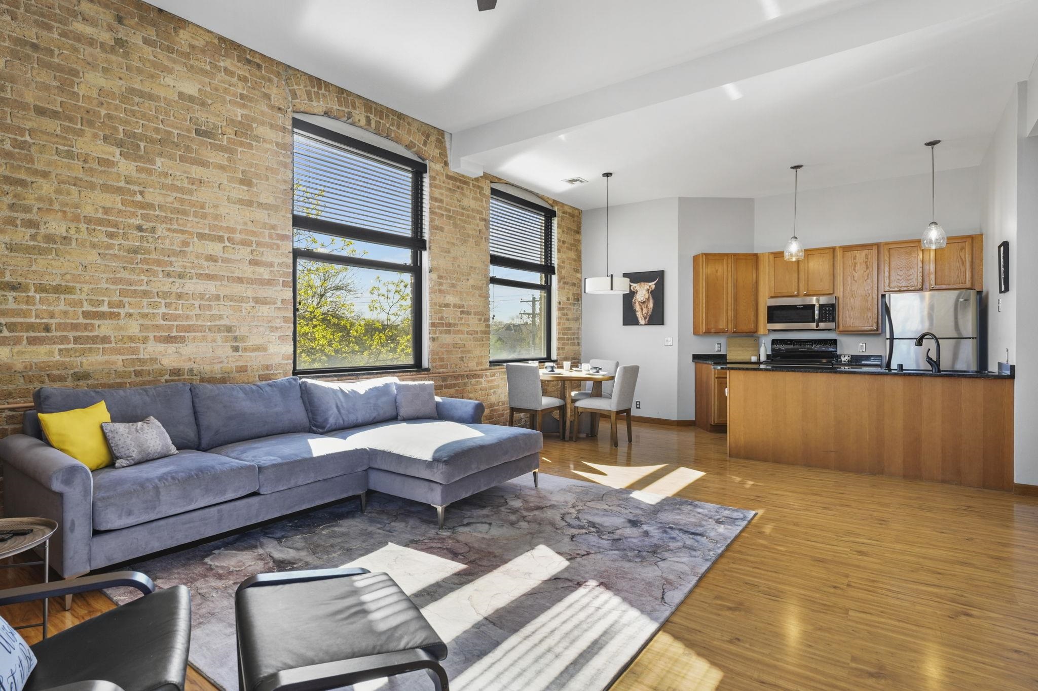 123 N Blount Street Unit: 404