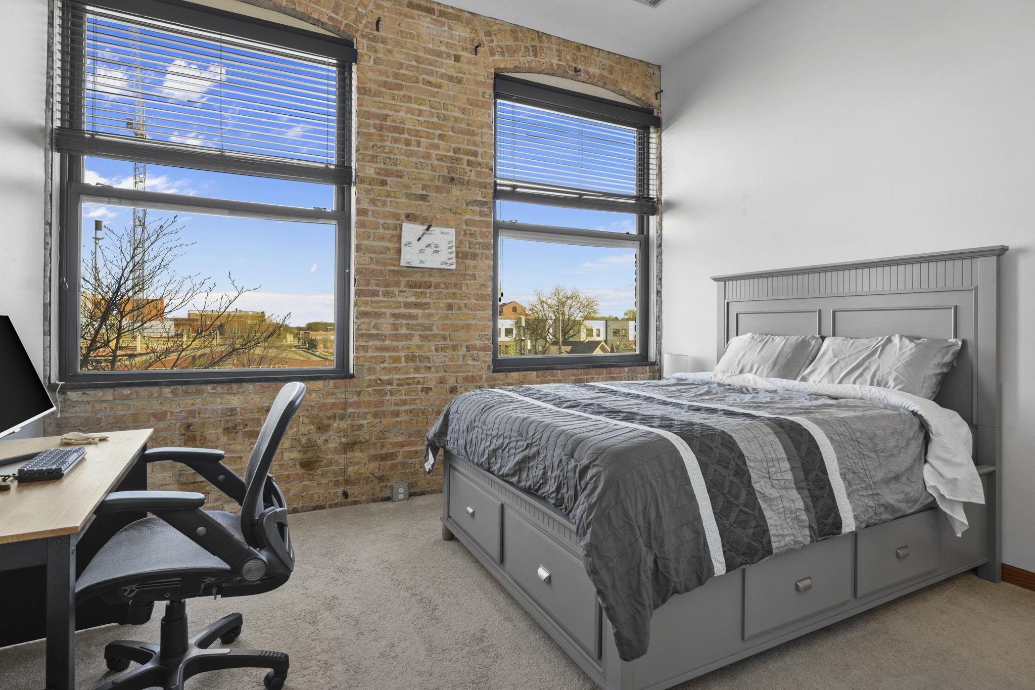 123 N Blount Street Unit: 404
