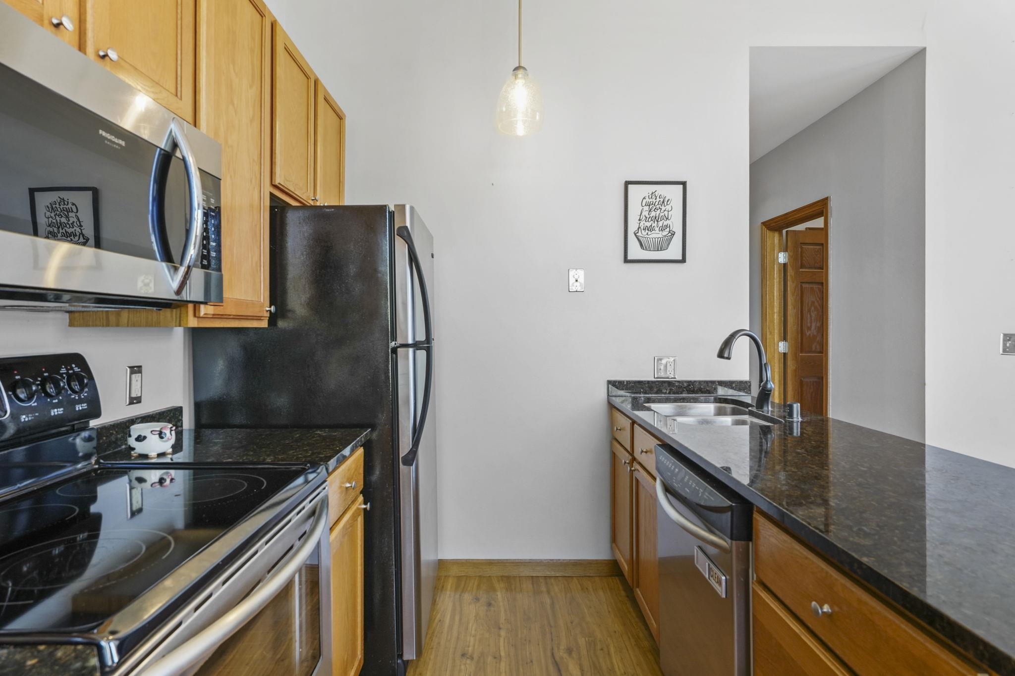 123 N Blount Street Unit: 404