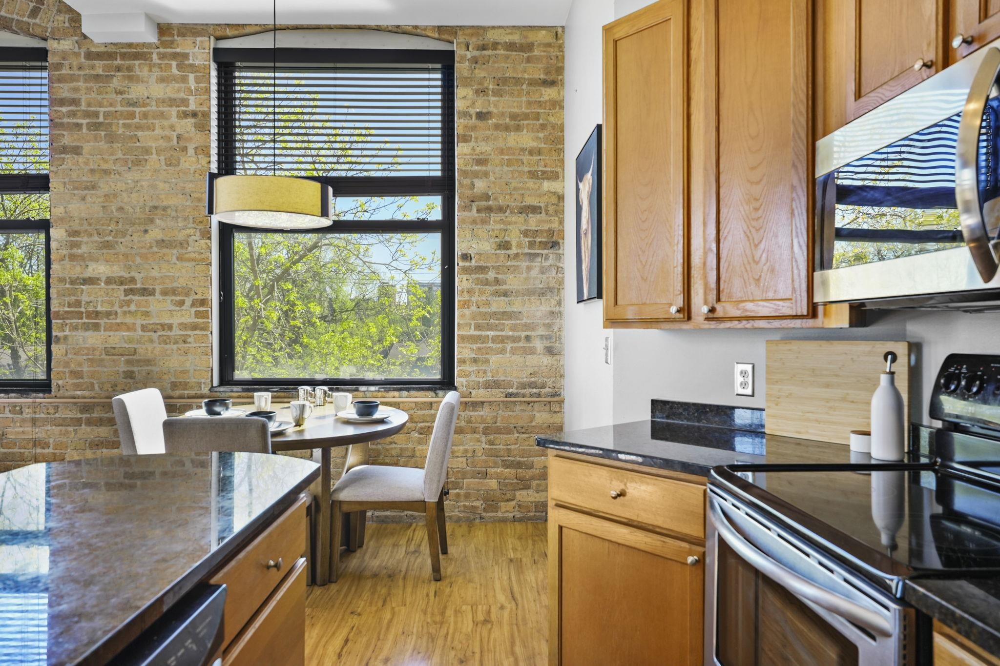 123 N Blount Street Unit: 404