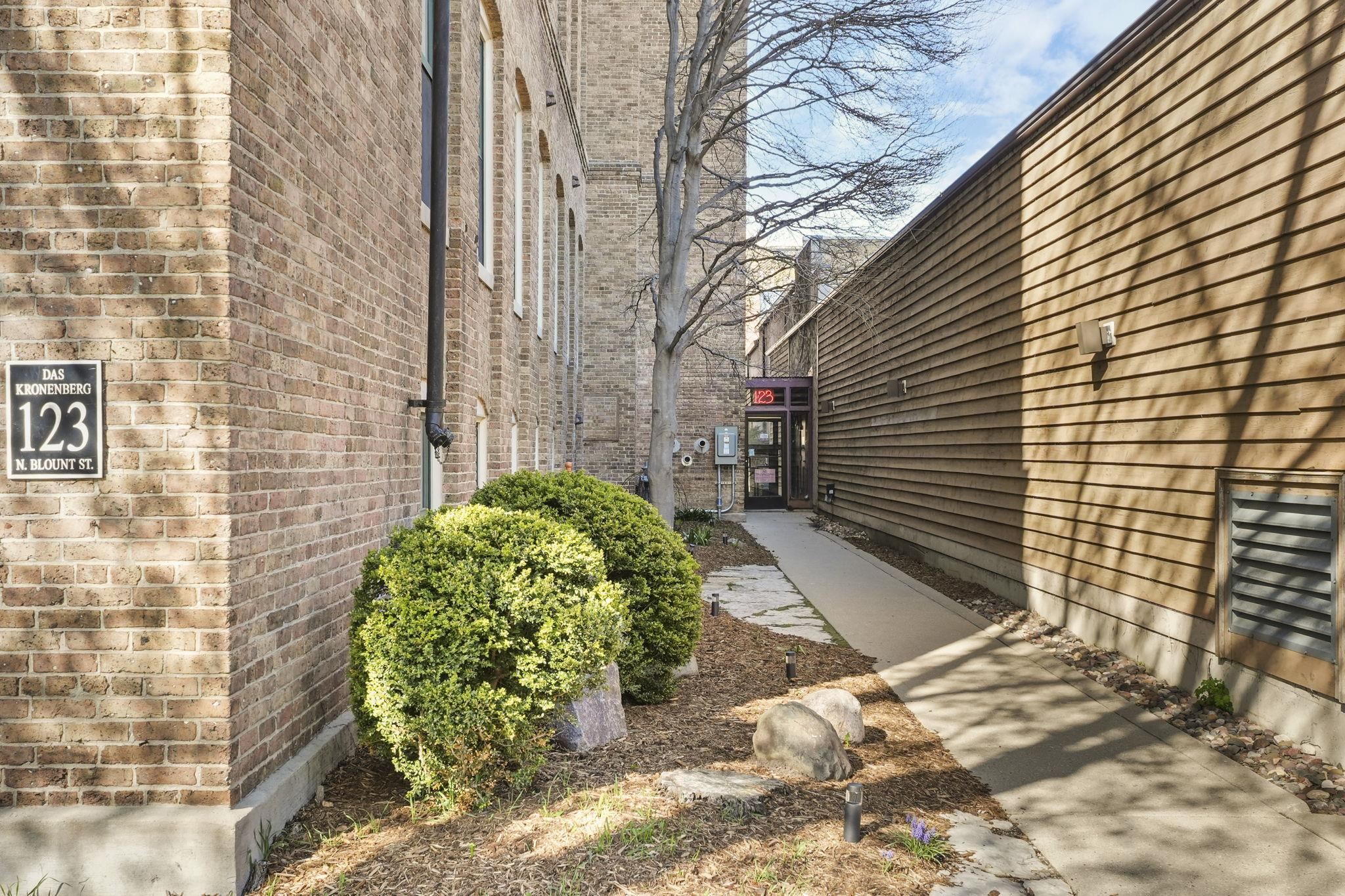 123 N Blount Street Unit: 404