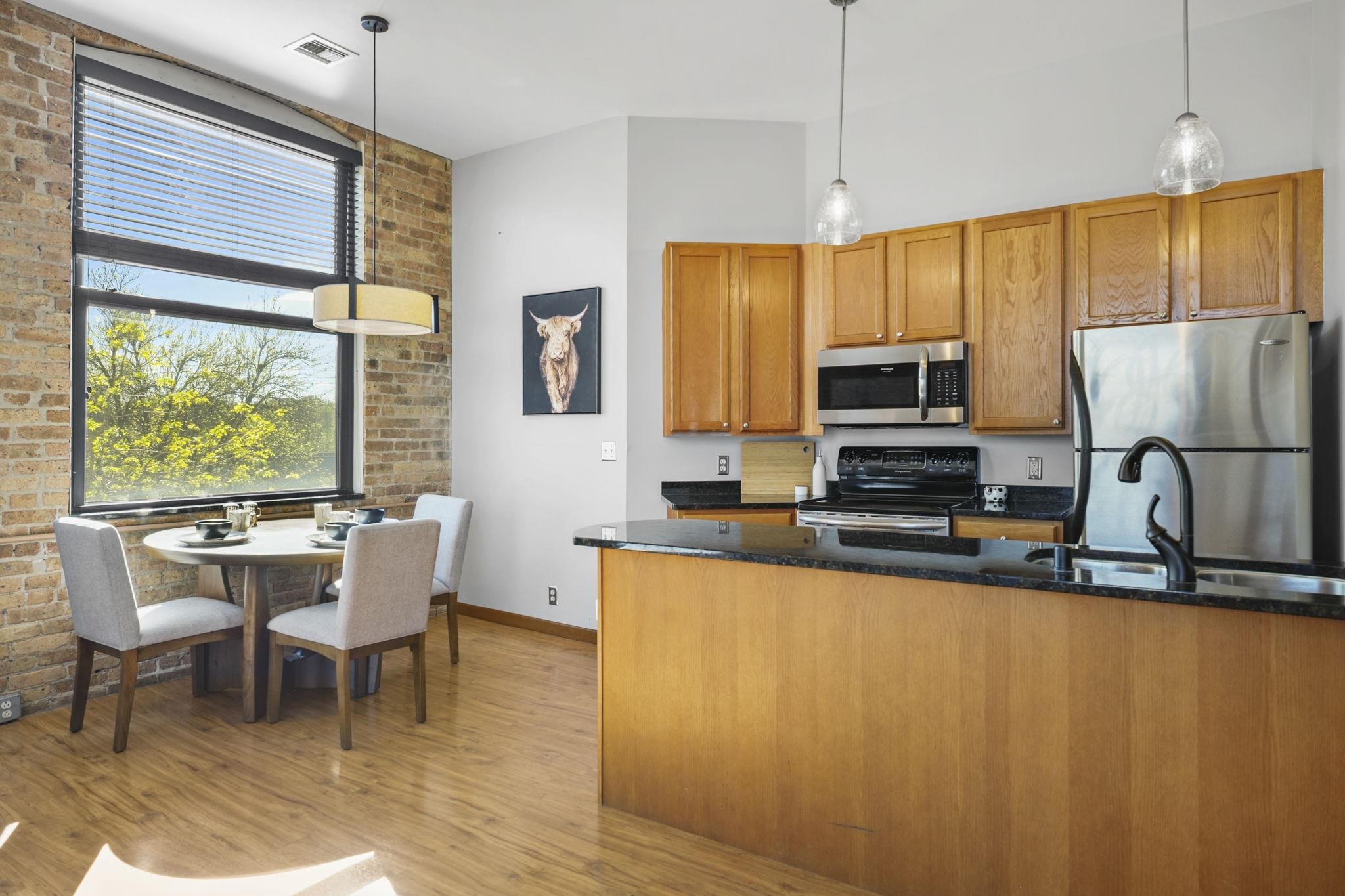 123 N Blount Street Unit: 404