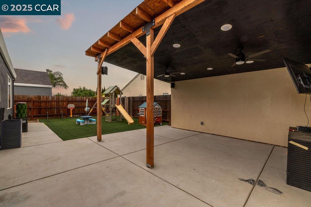 674 Christensen Way