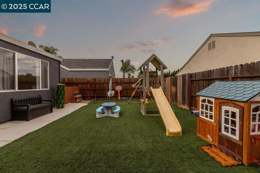 674 Christensen Way