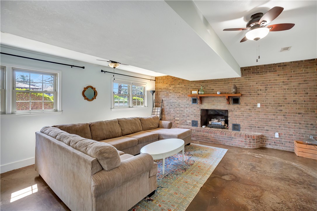 108 Stonebrook Drive