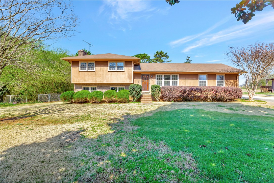 108 Stonebrook Drive