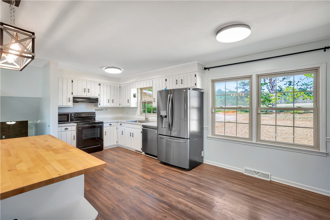 108 Stonebrook Drive