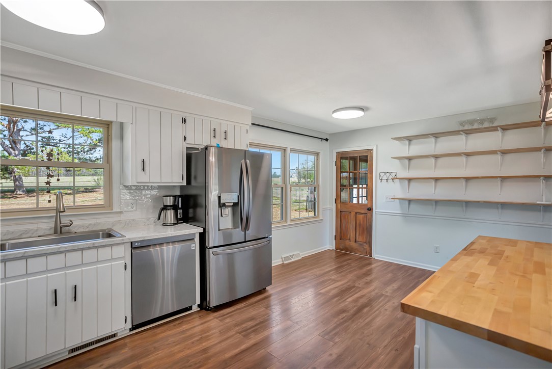 108 Stonebrook Drive