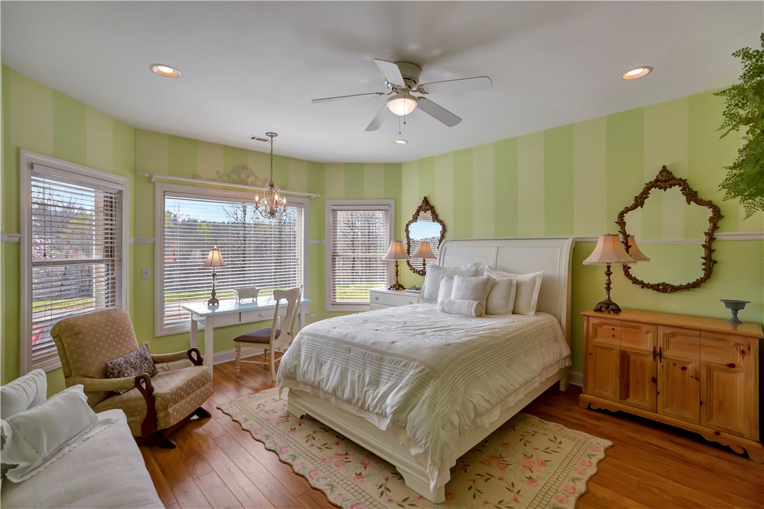 420 Creek Bottom Place