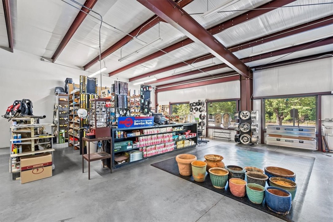 1460 Gentry Memorial Highway