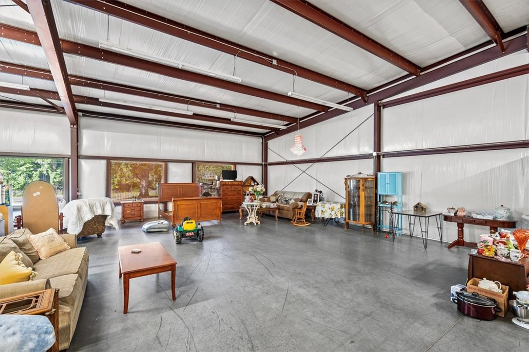 1460 Gentry Memorial Highway