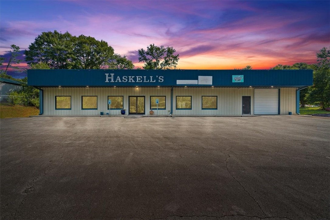 1460 Gentry Memorial Highway