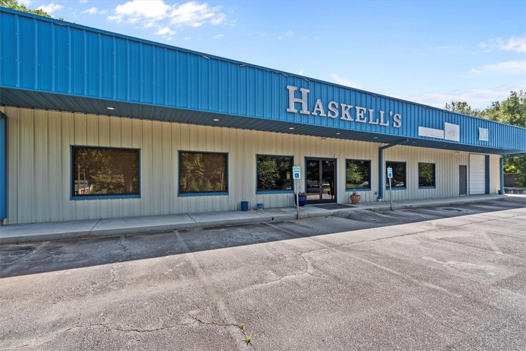 1460 Gentry Memorial Highway