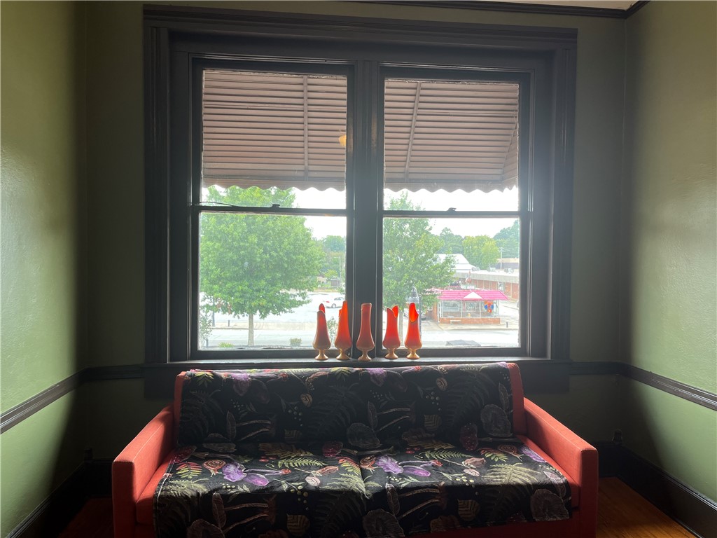 112 W Main Street NW