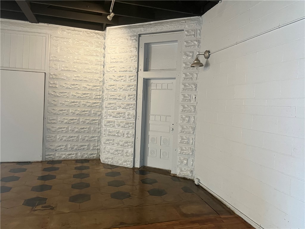 112 W Main Street 101