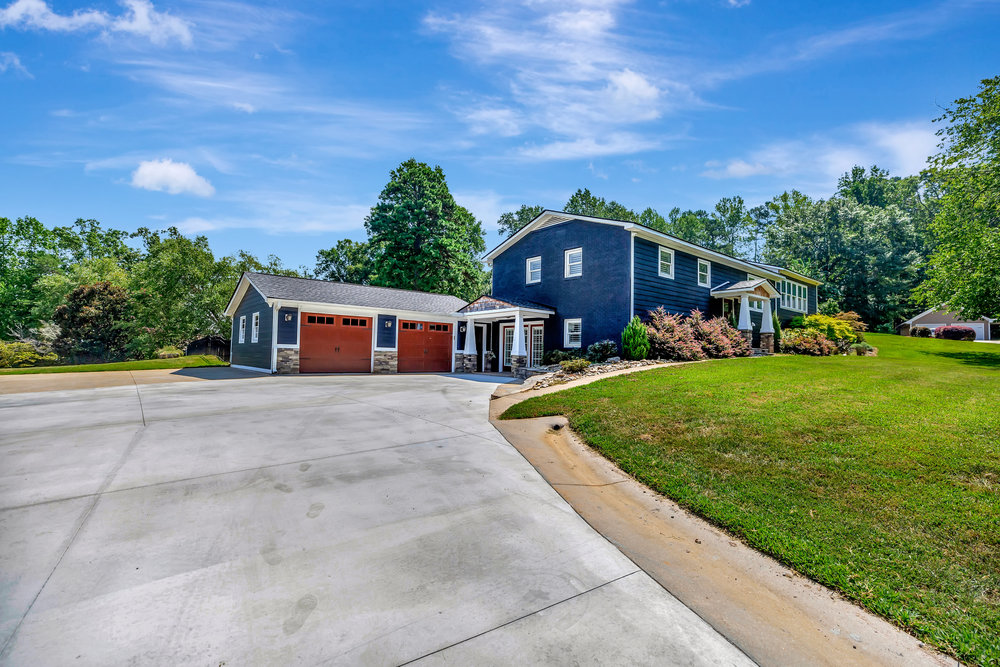 221 Lakeside Drive