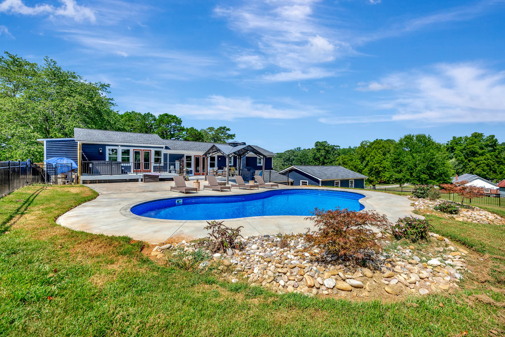 221 Lakeside Drive