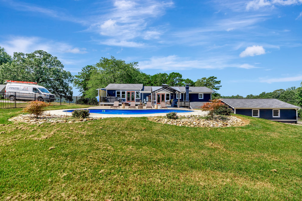 221 Lakeside Drive
