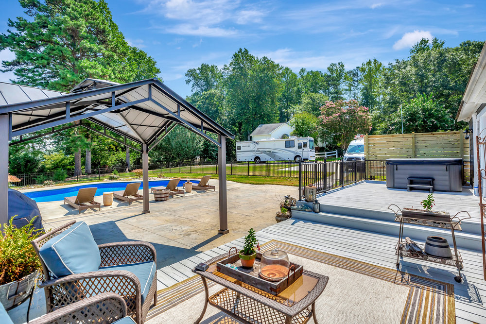 221 Lakeside Drive