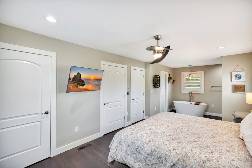 221 Lakeside Drive