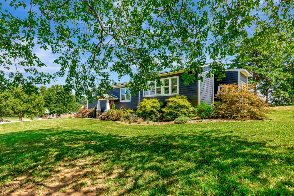 221 Lakeside Drive