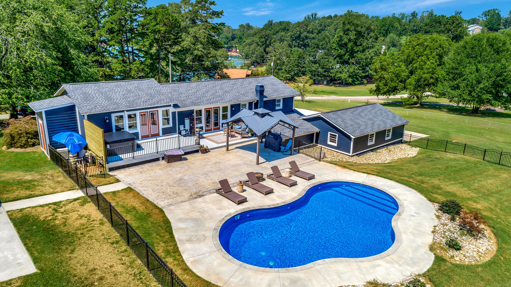 221 Lakeside Drive