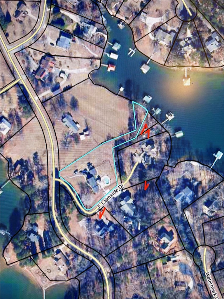 221 Lakeside Drive