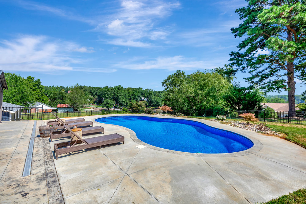 221 Lakeside Drive