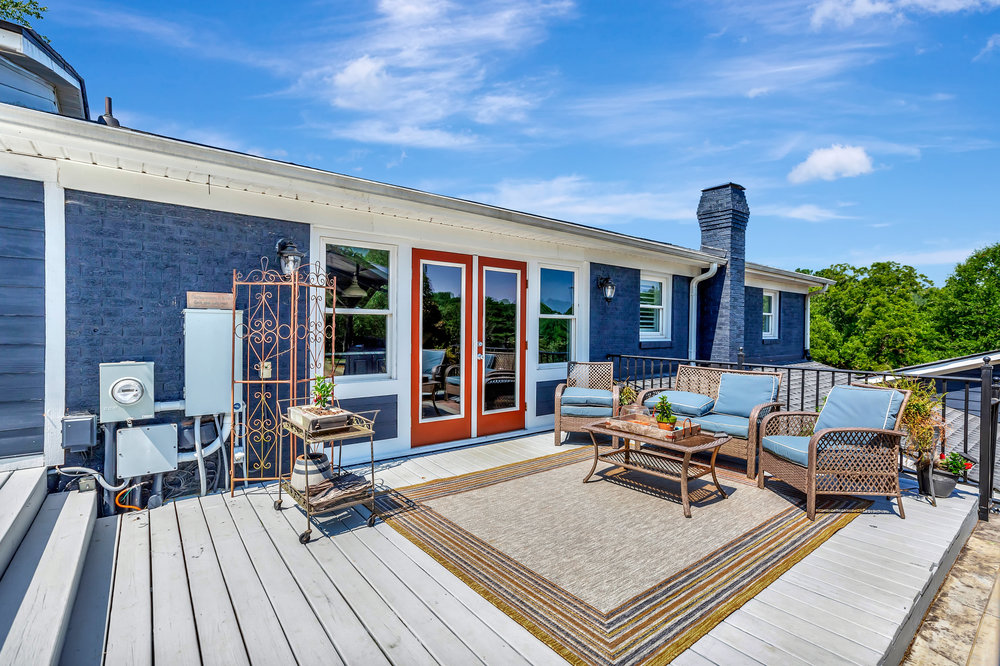 221 Lakeside Drive