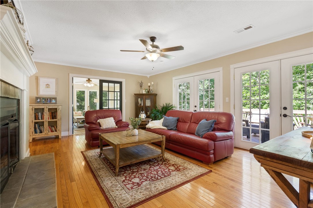 6001 N Mt Vernon Drive