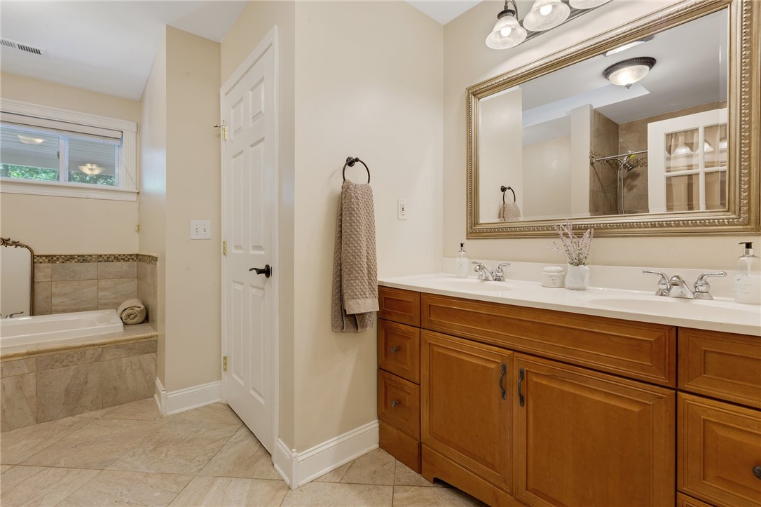 6001 N Mt Vernon Drive