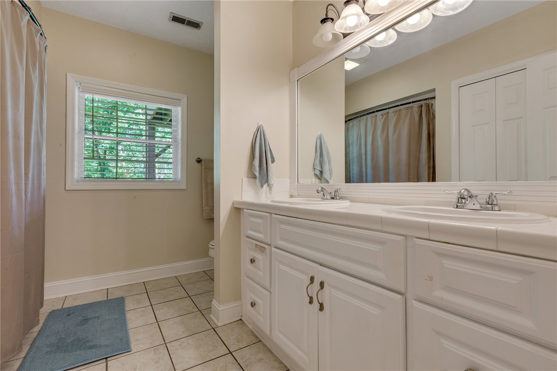 6001 N Mt Vernon Drive