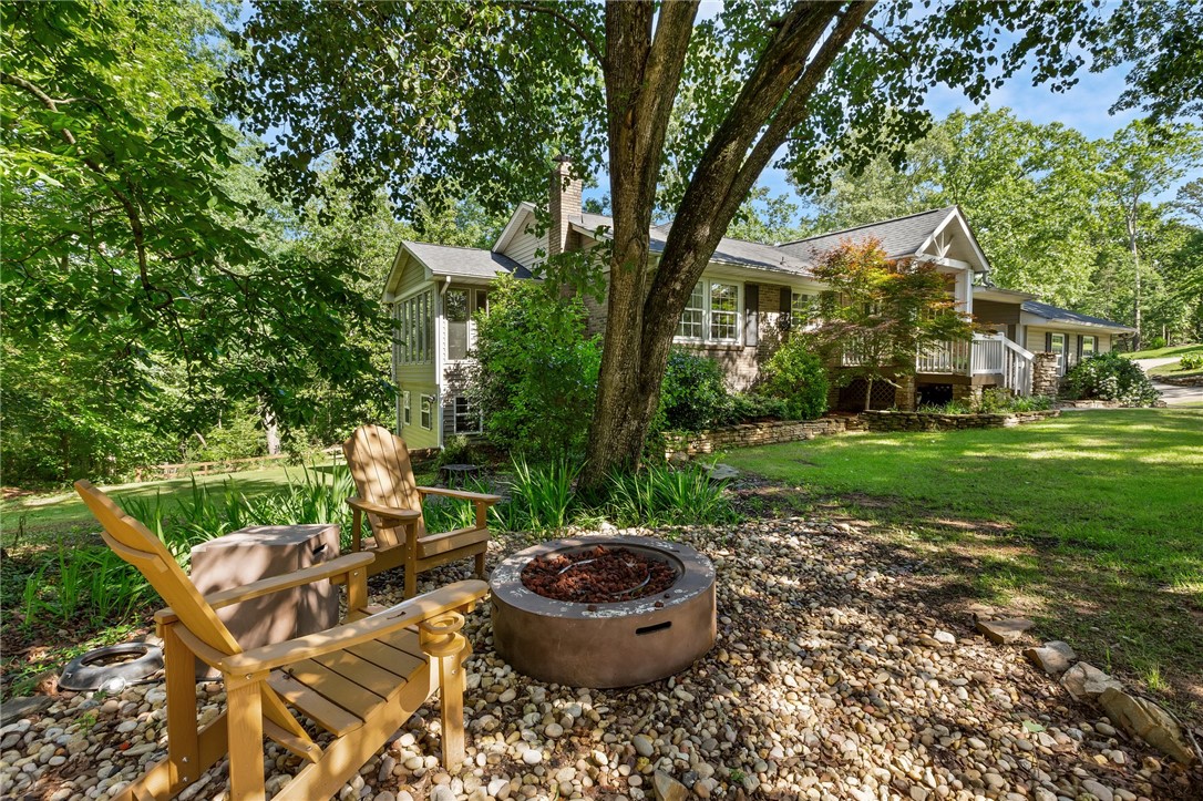 6001 N Mt Vernon Drive