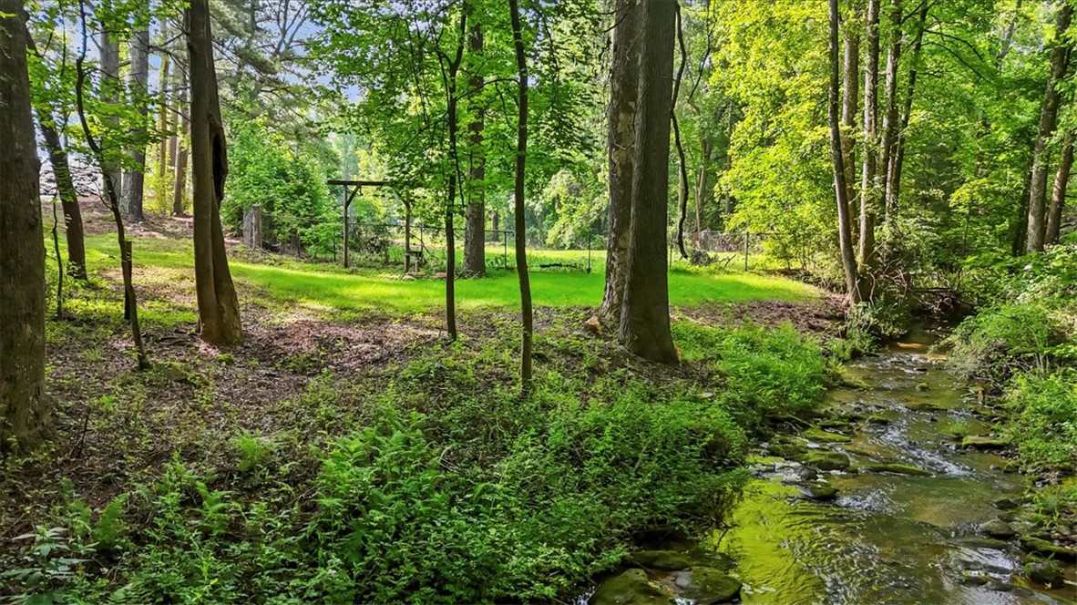 2110 Walhalla Highway