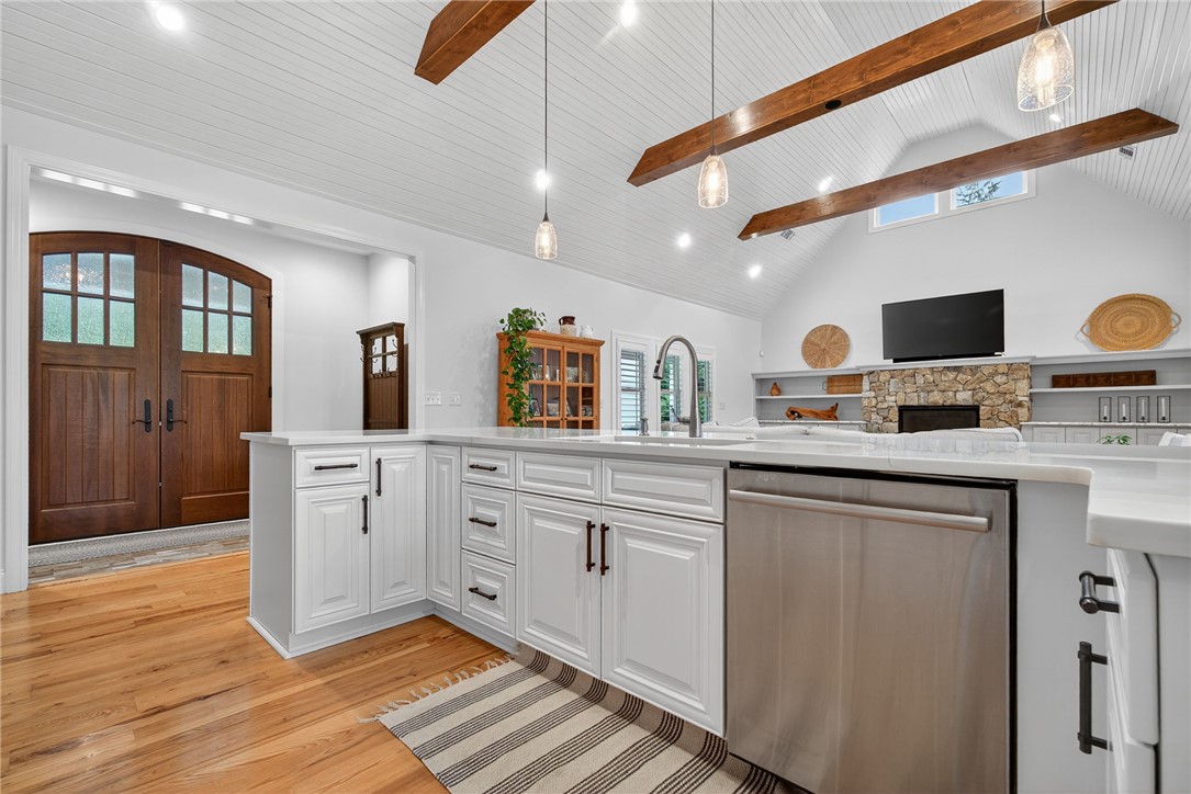 118 Pointe Harbor Drive