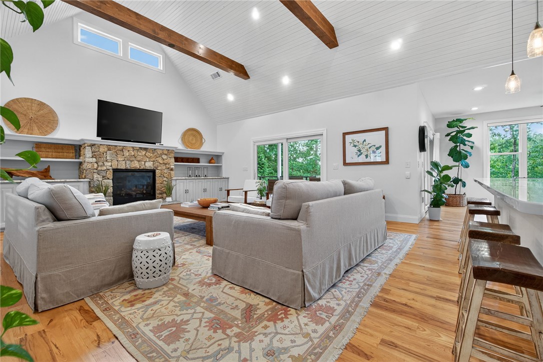 118 Pointe Harbor Drive