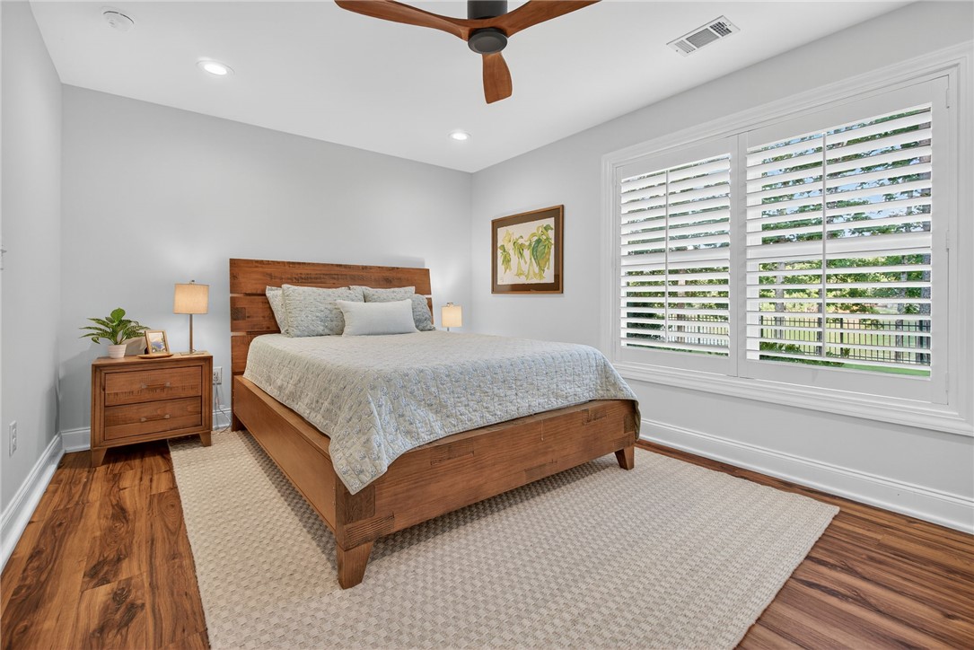 118 Pointe Harbor Drive