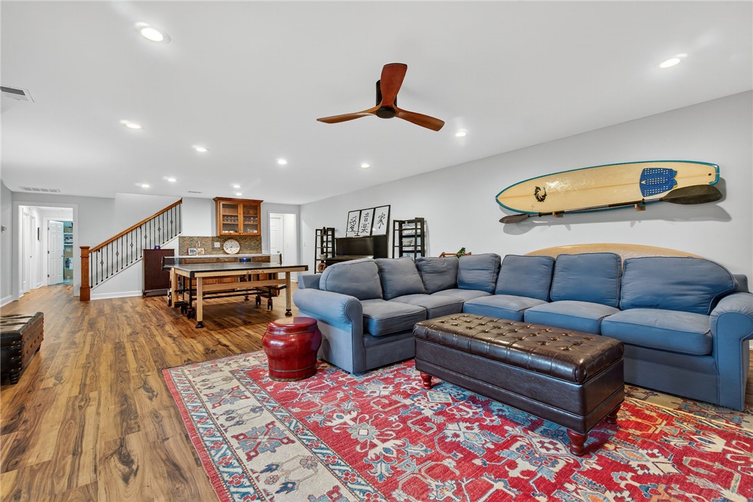 118 Pointe Harbor Drive