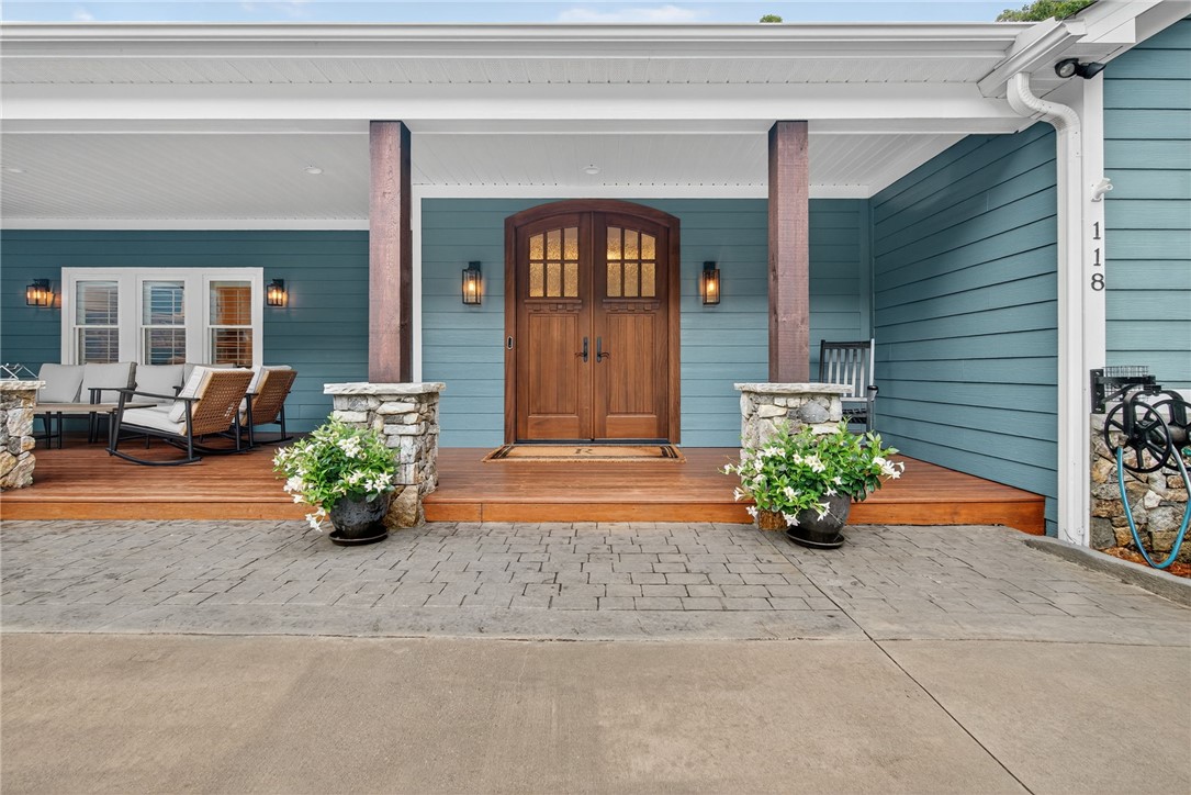 118 Pointe Harbor Drive