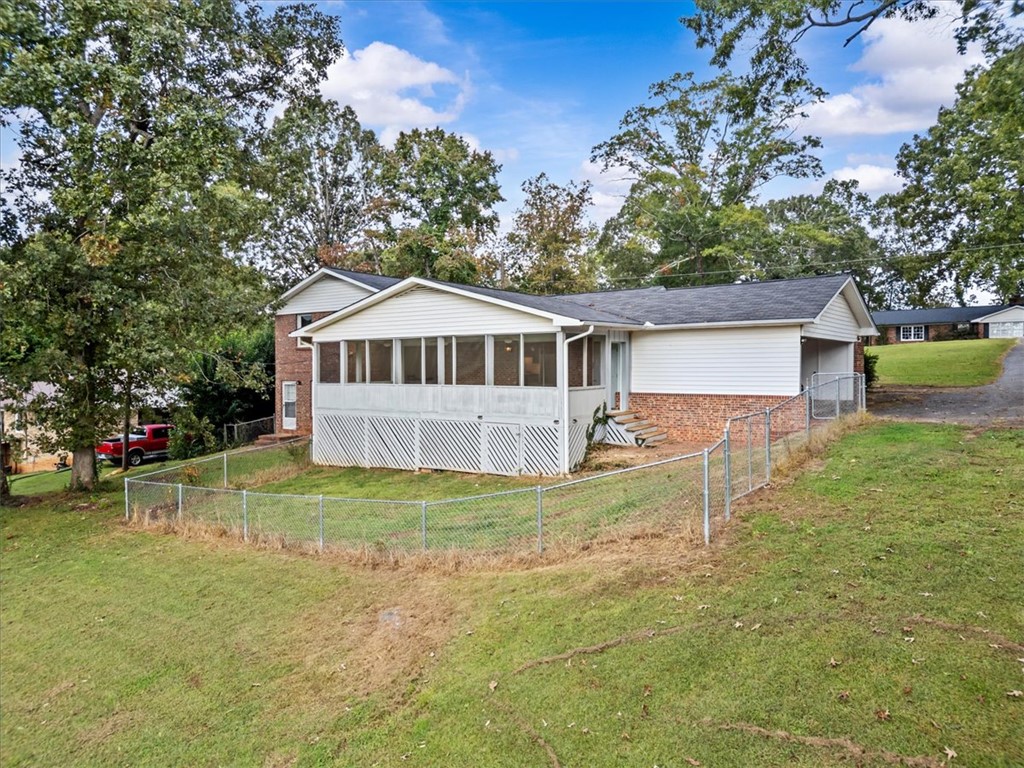 408 Fernwood Drive