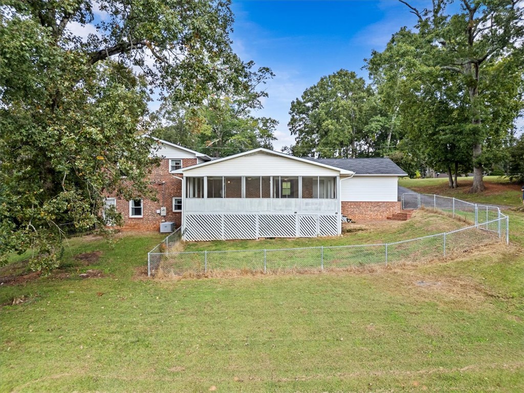 408 Fernwood Drive