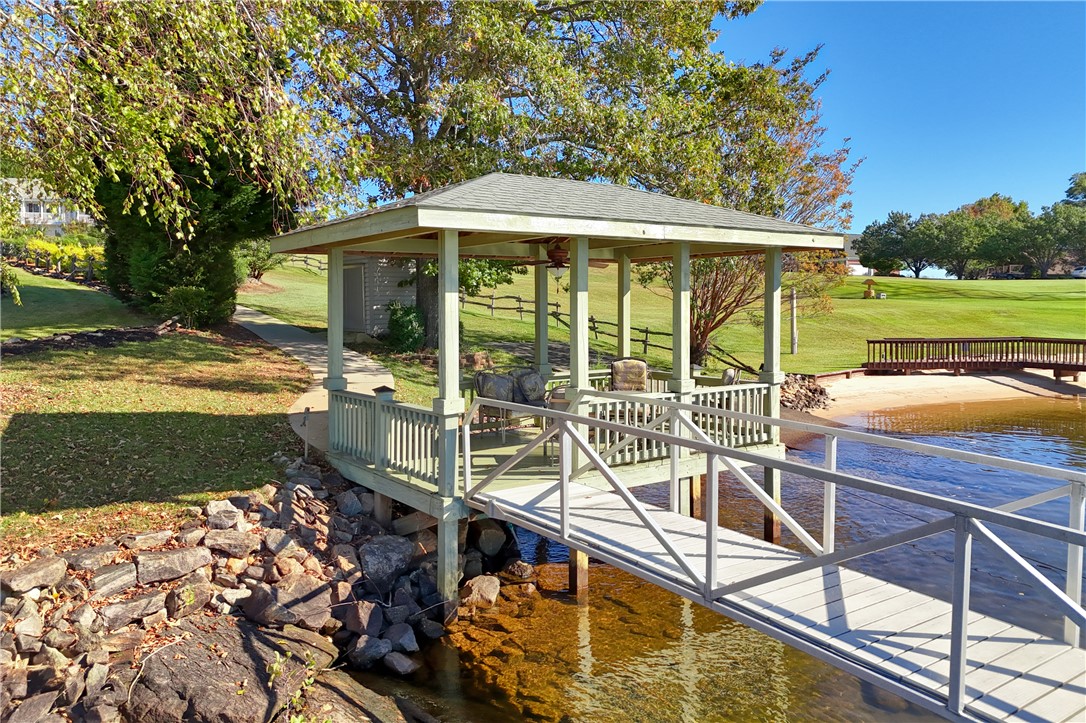 192 Walker Point