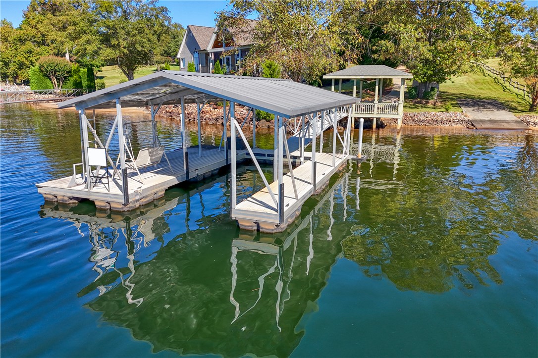 192 Walker Point