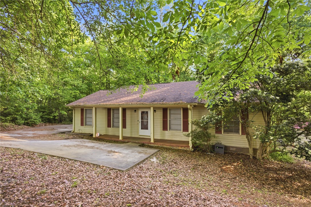 858 Robinhood Drive
